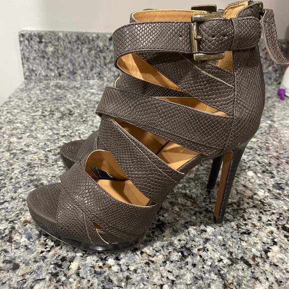 Nine West heels - Picture 1 of 6